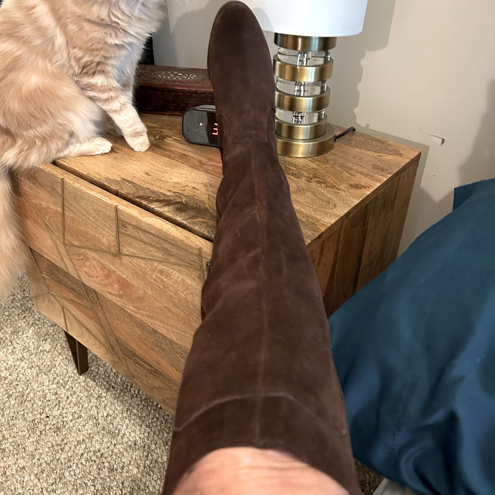 Over knee suede boots